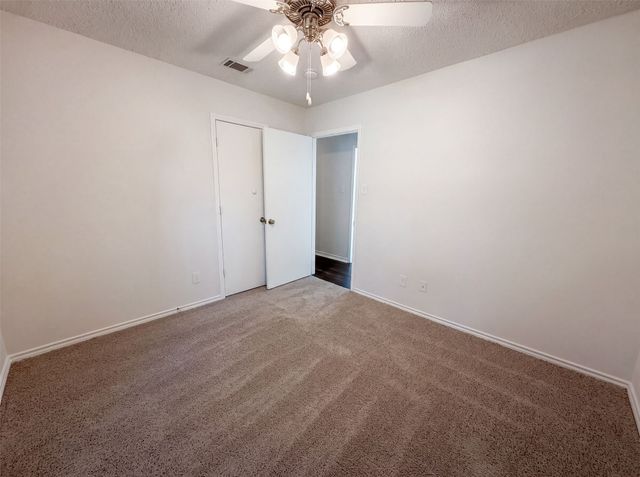 1406 Tad Street, Ennis, TX 75119