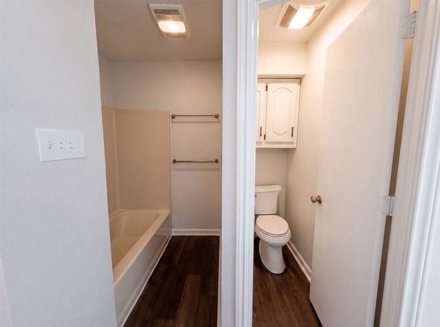 1406 Tad Street, Ennis, TX 75119