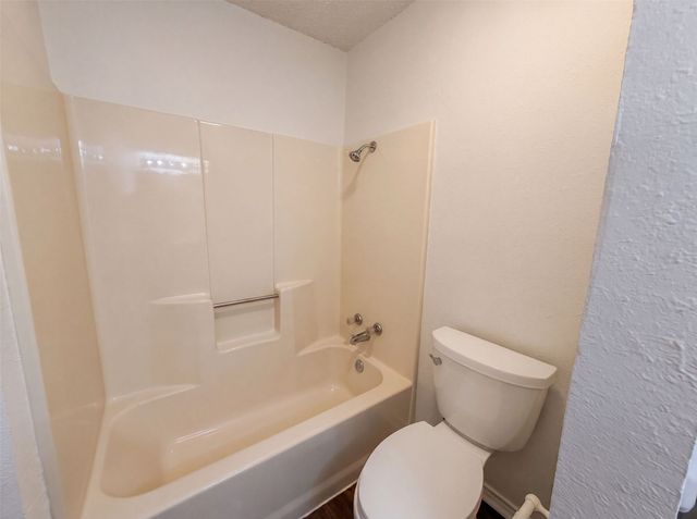 1406 Tad Street, Ennis, TX 75119