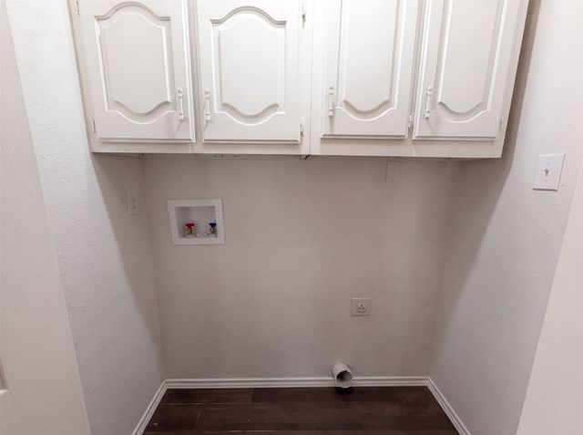1406 Tad Street, Ennis, TX 75119