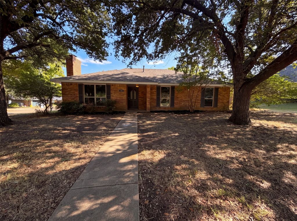 1406 Tad Street, Ennis, TX 75119