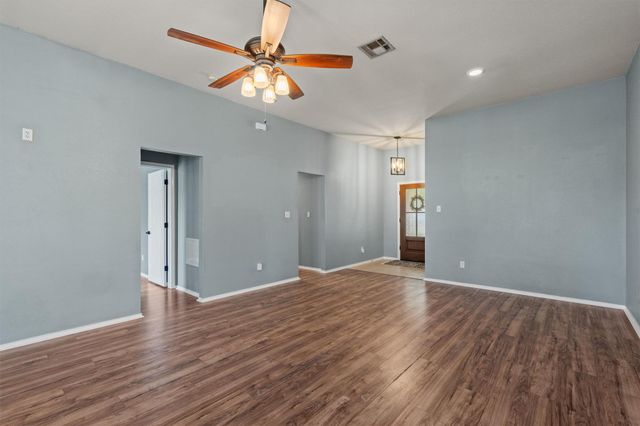 1503 Sherry DR, Taylor, TX 76574
