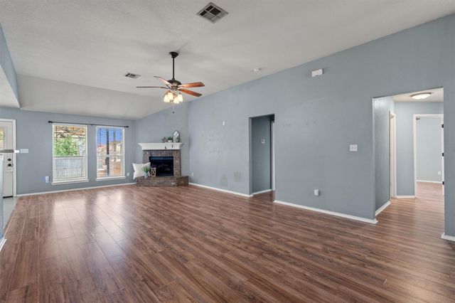 1503 Sherry DR, Taylor, TX 76574