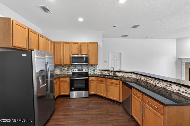 1943 S WAGES Way, Jacksonville, FL 32218