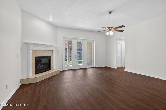 1943 S WAGES Way, Jacksonville, FL 32218