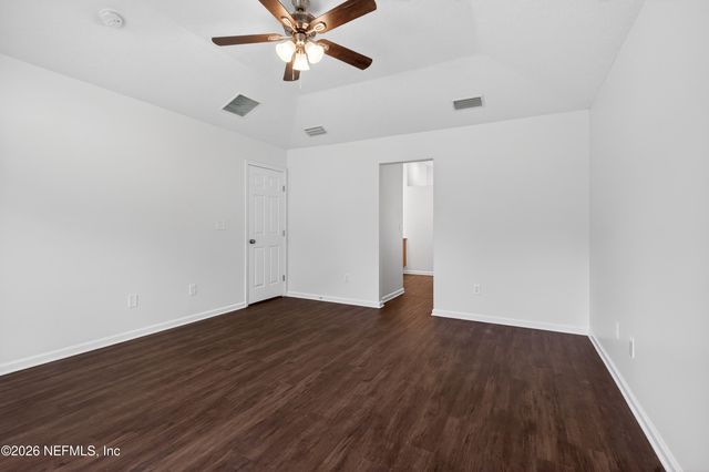 1943 S WAGES Way, Jacksonville, FL 32218