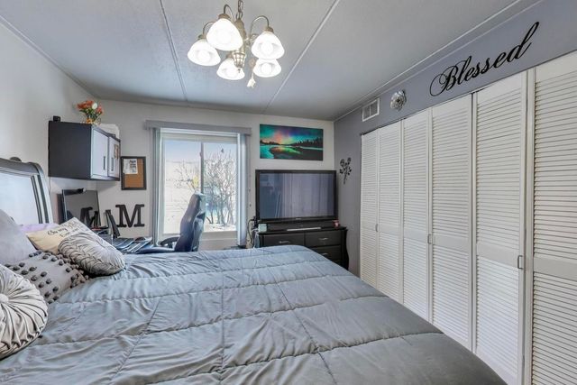 841 N York Street 109, Elmhurst, IL 60126