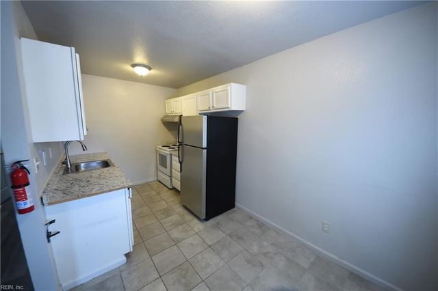 4670 Kincaid Ave Apt B, Norfolk, VA 23502