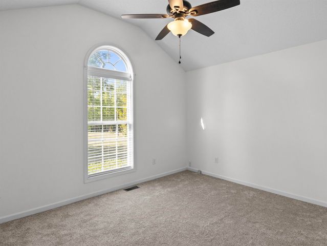 1013 Gibbs Rd, Wellford, SC 29385