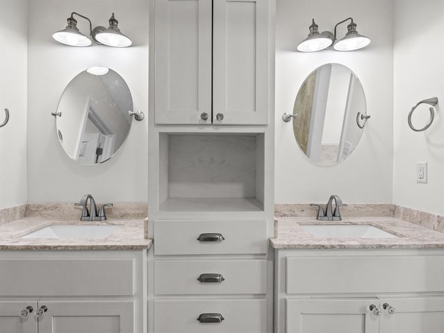 1013 Gibbs Rd, Wellford, SC 29385