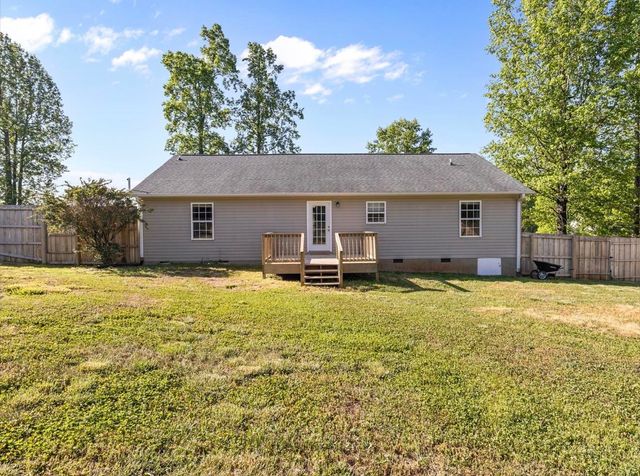 1013 Gibbs Rd, Wellford, SC 29385