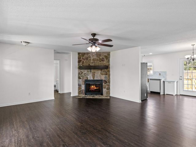 1013 Gibbs Rd, Wellford, SC 29385