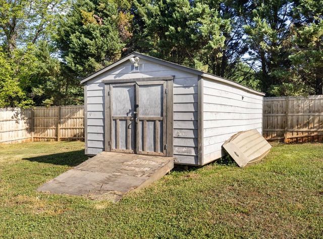 1013 Gibbs Rd, Wellford, SC 29385