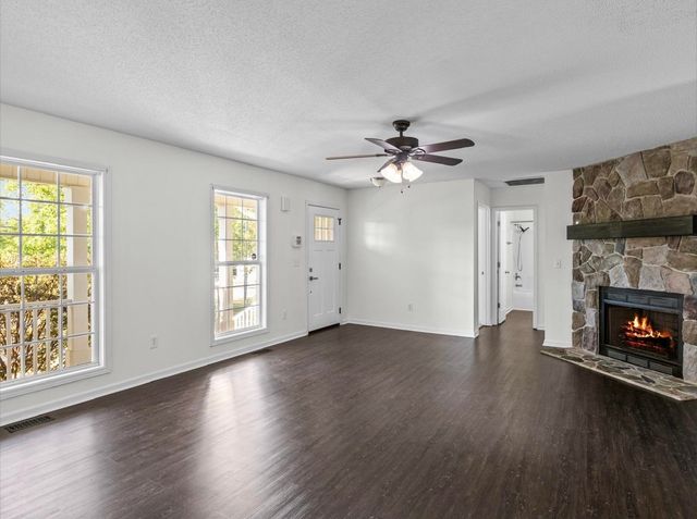 1013 Gibbs Rd, Wellford, SC 29385