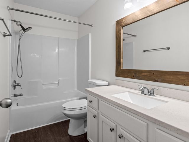 1013 Gibbs Rd, Wellford, SC 29385