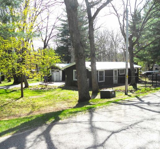 251 Indian Mound Street, Oxford, WI 53952