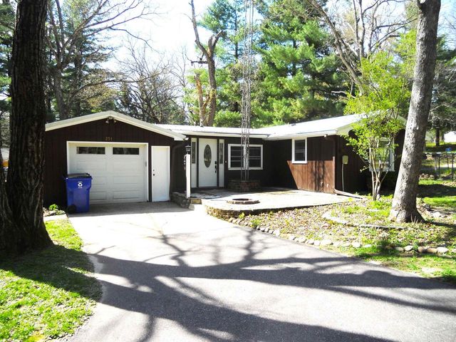 251 Indian Mound Street, Oxford, WI 53952