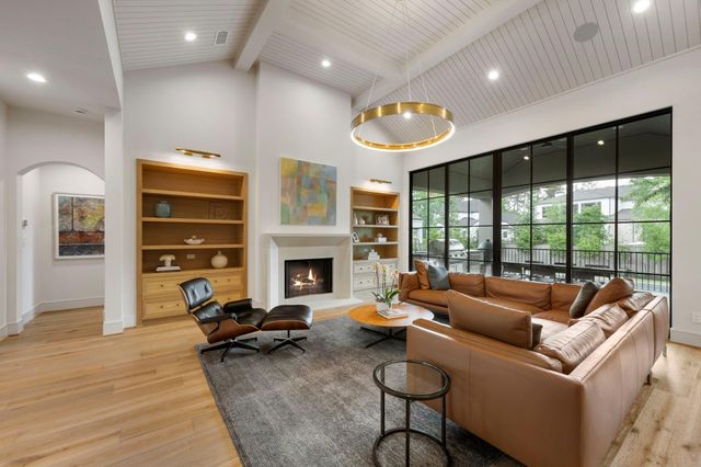 7 Gatewood Reserve Lane, The Woodlands, TX 77381