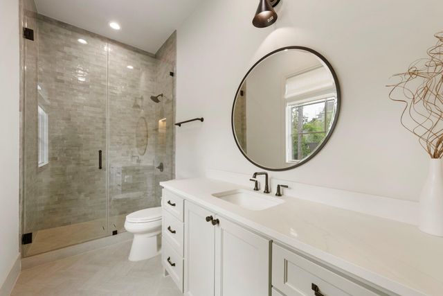 7 Gatewood Reserve Lane, The Woodlands, TX 77381