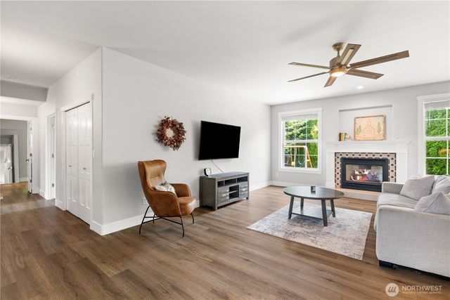 448 Island Green Way, Lynden, WA 98264