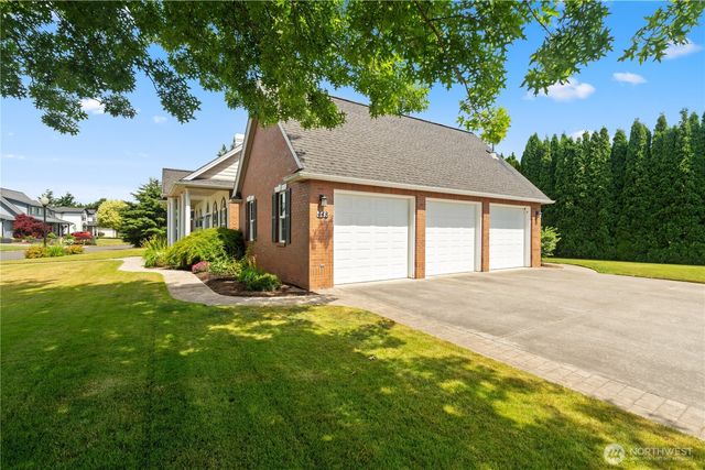 448 Island Green Way, Lynden, WA 98264