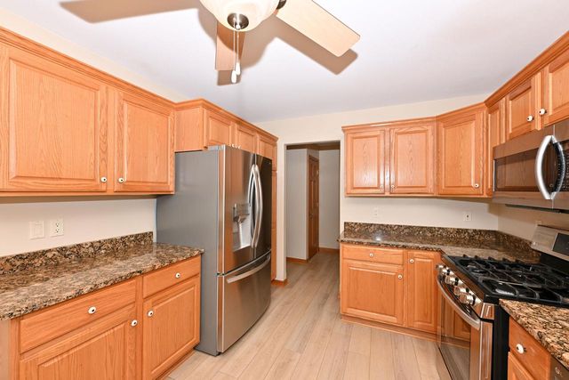 N57W24093 N Sycamore CIRCLE, Sussex, WI 53089