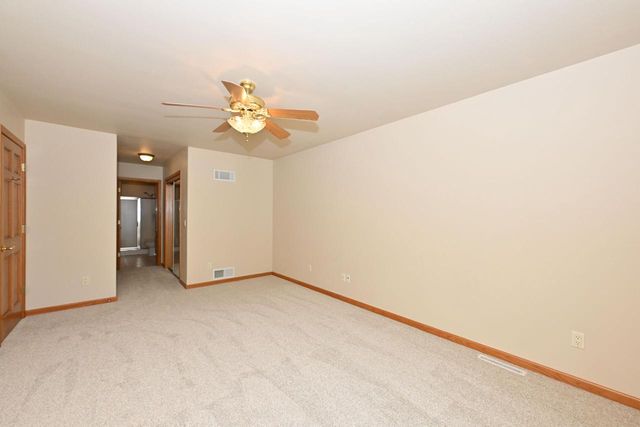 N57W24093 N Sycamore CIRCLE, Sussex, WI 53089