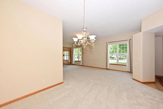 N57W24093 N Sycamore CIRCLE, Sussex, WI 53089