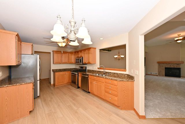 N57W24093 N Sycamore CIRCLE, Sussex, WI 53089