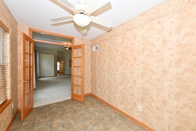 N57W24093 N Sycamore CIRCLE, Sussex, WI 53089