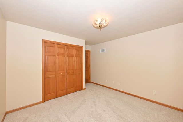 N57W24093 N Sycamore CIRCLE, Sussex, WI 53089