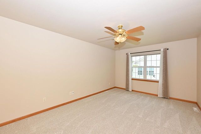 N57W24093 N Sycamore CIRCLE, Sussex, WI 53089
