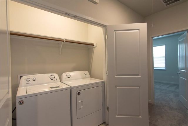 605 N West South St ST 391, Leander, TX 78641