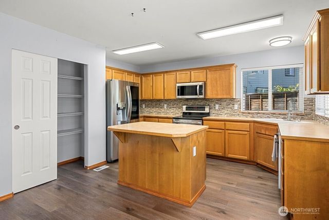 1716 Prospect Lane, Tacoma, WA 98405