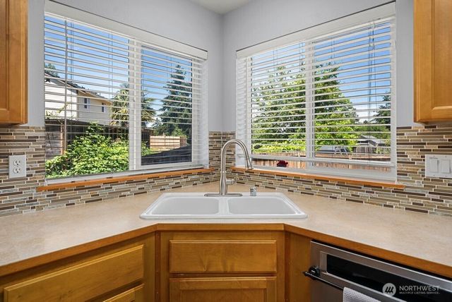 1716 Prospect Lane, Tacoma, WA 98405