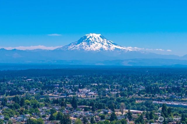1716 Prospect Lane, Tacoma, WA 98405