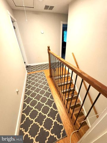 18 GOSHAWK CT, Voorhees, NJ 08043