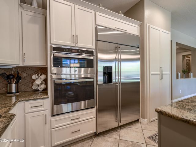 1719 W ALOE VERA Drive, Phoenix, AZ 85085