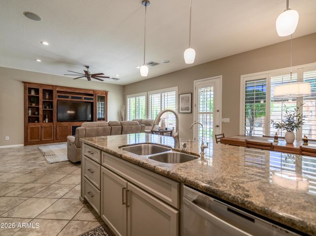 1719 W ALOE VERA Drive, Phoenix, AZ 85085