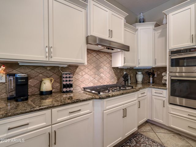 1719 W ALOE VERA Drive, Phoenix, AZ 85085