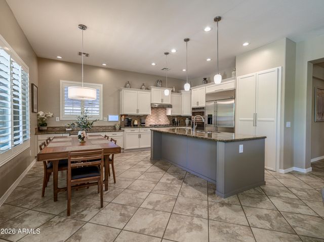1719 W ALOE VERA Drive, Phoenix, AZ 85085