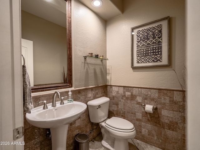 1719 W ALOE VERA Drive, Phoenix, AZ 85085