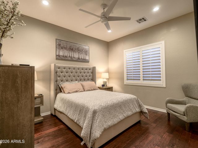 1719 W ALOE VERA Drive, Phoenix, AZ 85085