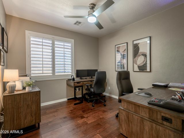 1719 W ALOE VERA Drive, Phoenix, AZ 85085