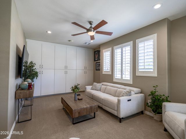 1719 W ALOE VERA Drive, Phoenix, AZ 85085