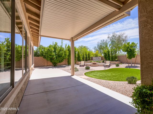 1719 W ALOE VERA Drive, Phoenix, AZ 85085