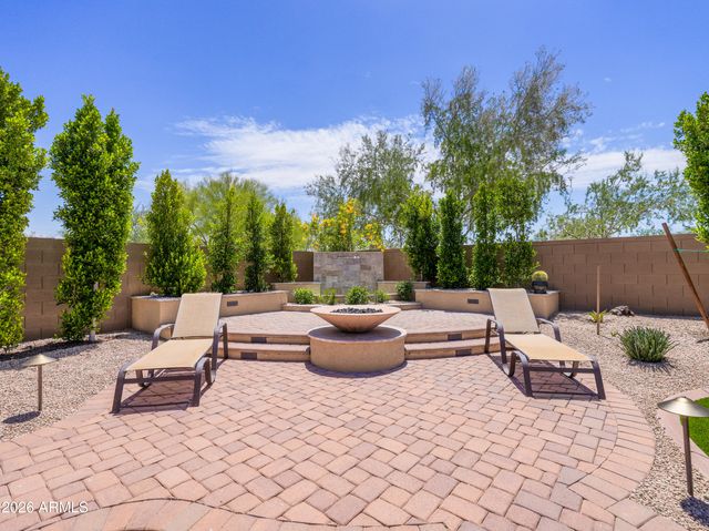 1719 W ALOE VERA Drive, Phoenix, AZ 85085