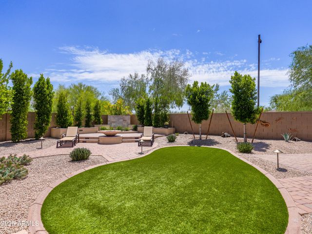 1719 W ALOE VERA Drive, Phoenix, AZ 85085