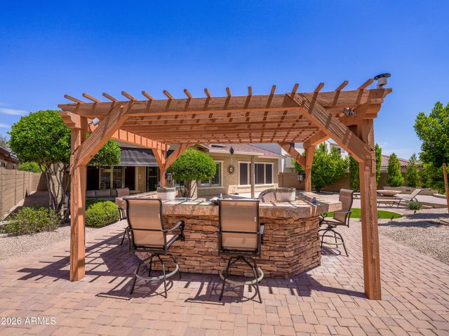 1719 W ALOE VERA Drive, Phoenix, AZ 85085