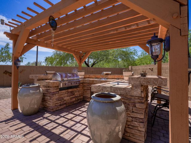1719 W ALOE VERA Drive, Phoenix, AZ 85085